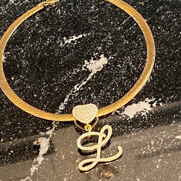 Diamond Initial L pendant - Picture 8 of 8